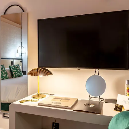 Claude 4* Marbella