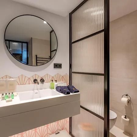 Hotel Claude 4*