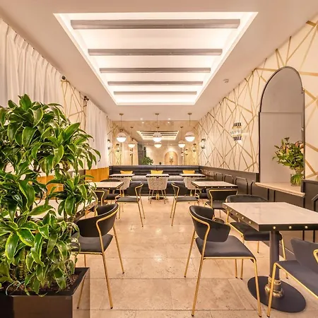 Hotel Claude 4*