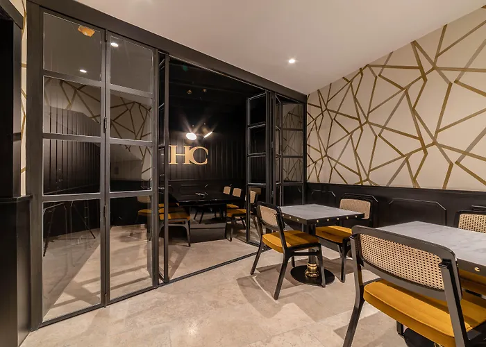 Claude 4* Marbella
